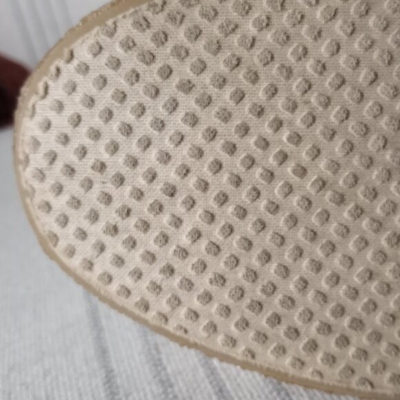 'TOMS' ALPERGATA Size 8 Faux Shearling Flats EUC - Picture 13 of 16